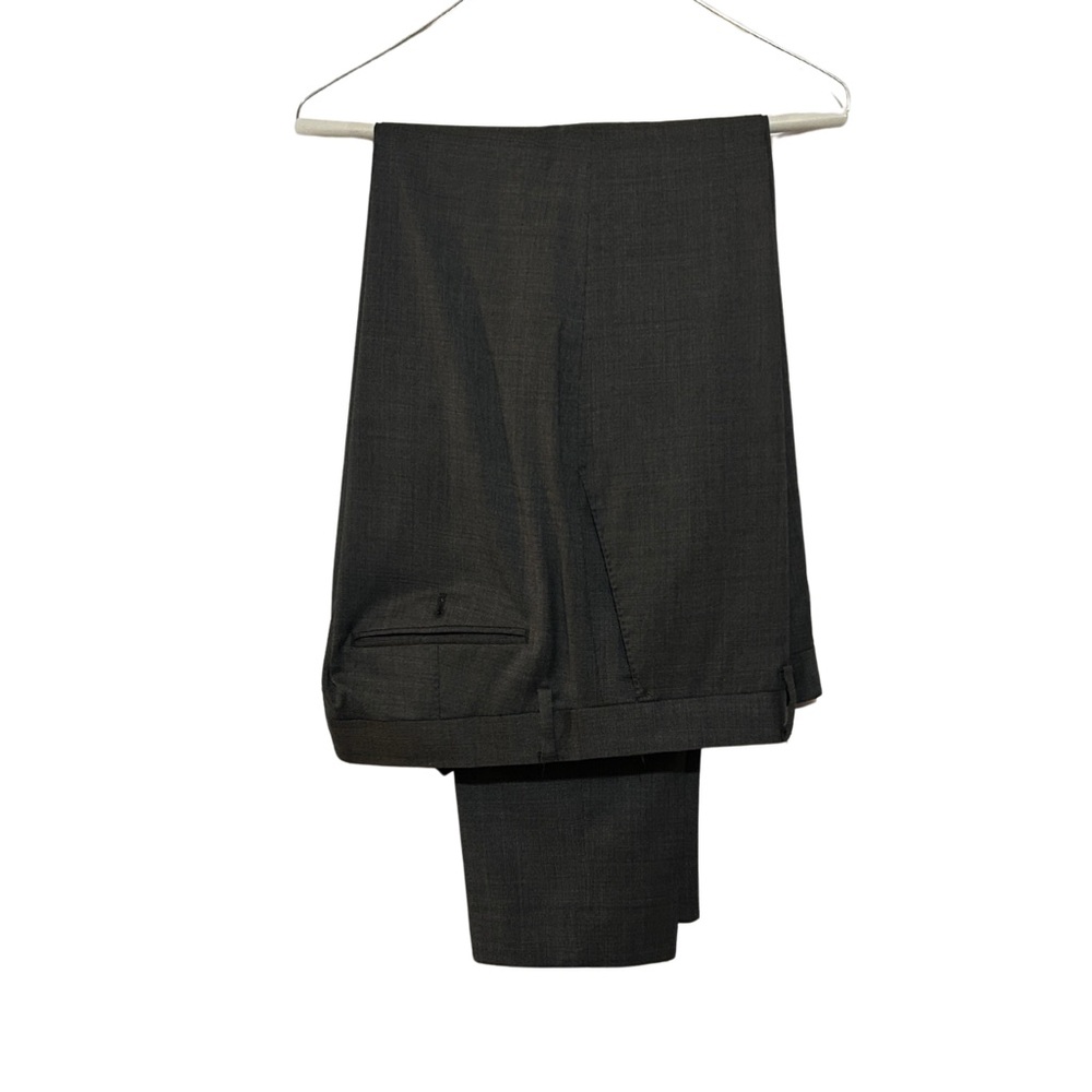 Banana Republic Tailored Slim Fit Pants in Classic Grey.  Freshly Dry Cleaned!